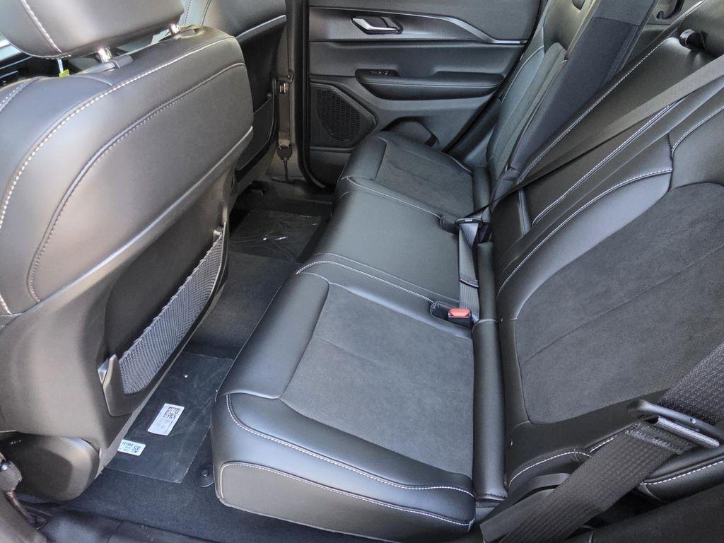 new 2025 Jeep Grand Cherokee car, priced at $39,120