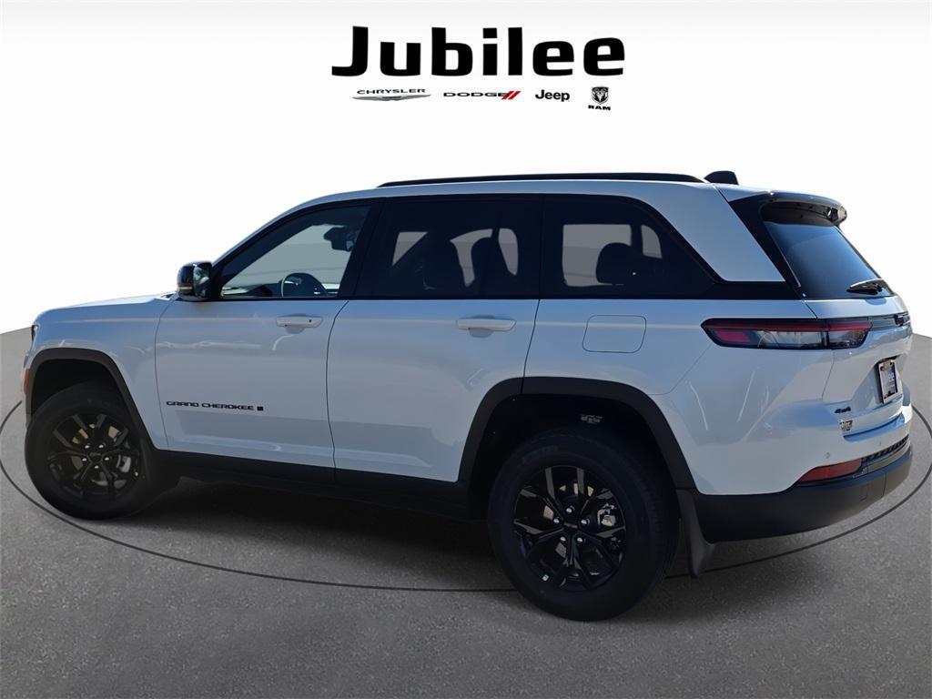 new 2025 Jeep Grand Cherokee car, priced at $40,120