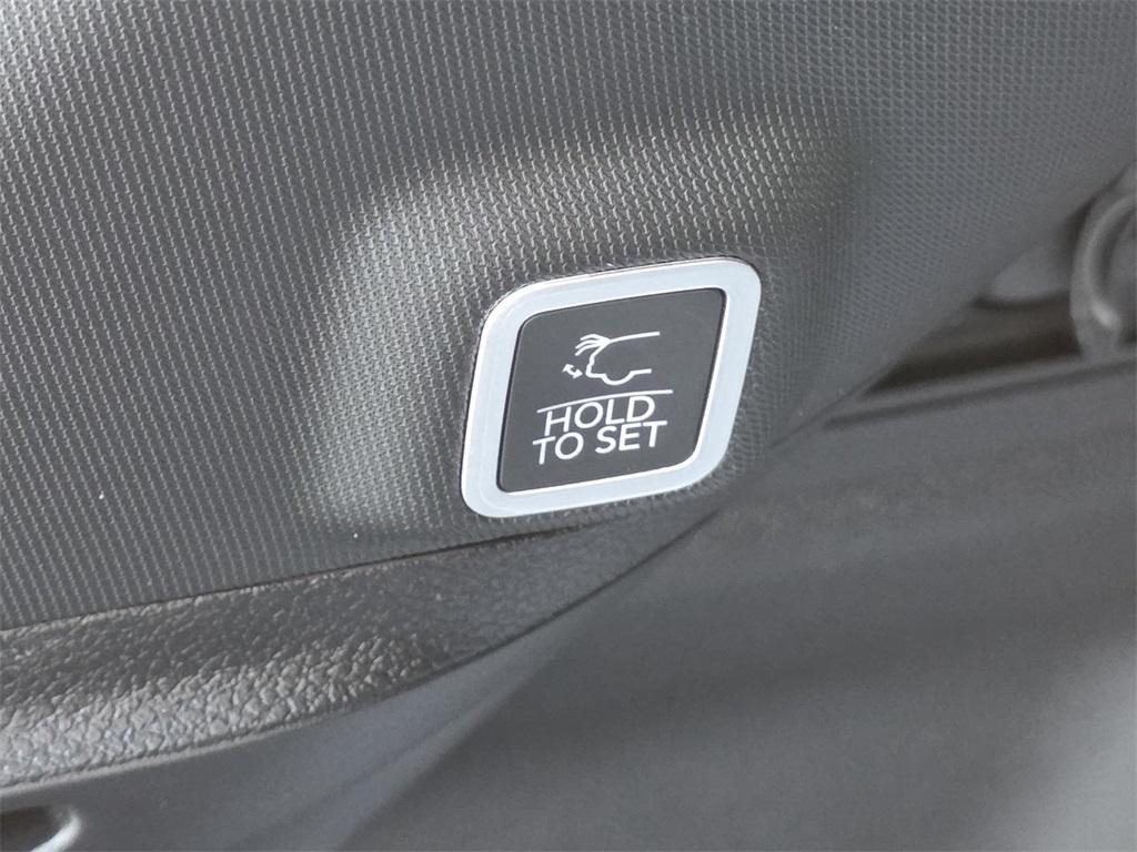 new 2025 Jeep Grand Cherokee car, priced at $37,030