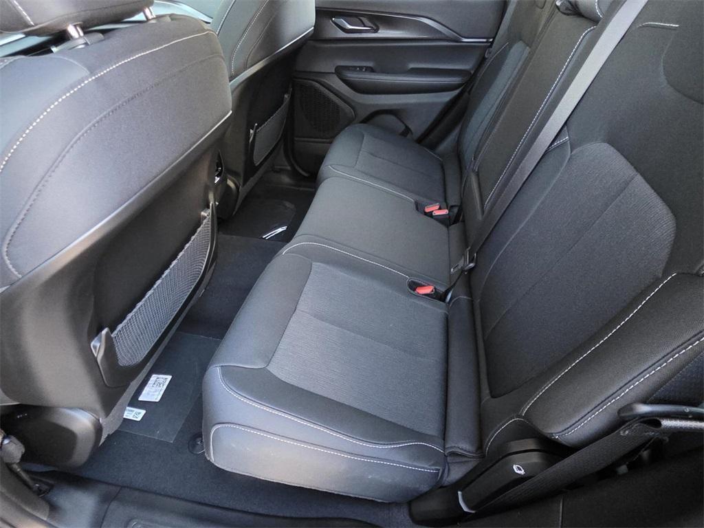 new 2025 Jeep Grand Cherokee car, priced at $37,030