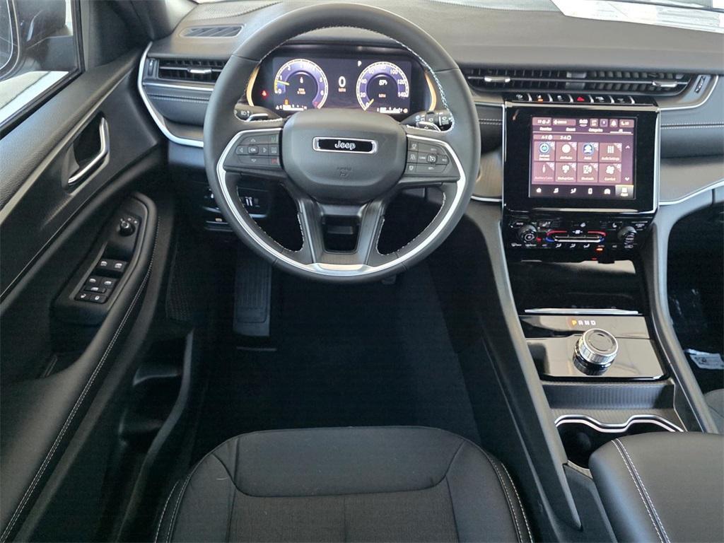 new 2025 Jeep Grand Cherokee car, priced at $37,030