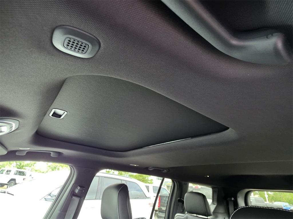 new 2025 Jeep Grand Cherokee L car, priced at $42,682