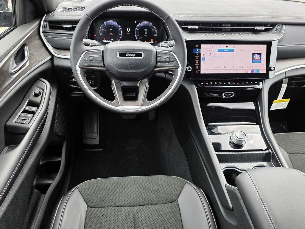 new 2026 Jeep Grand Cherokee car, priced at $39,755