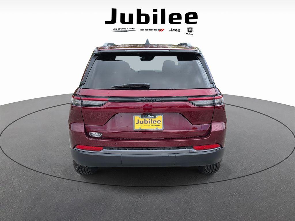 new 2026 Jeep Grand Cherokee car, priced at $39,755