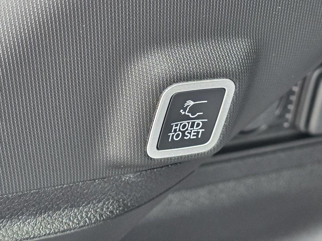 new 2026 Jeep Grand Cherokee car, priced at $39,755