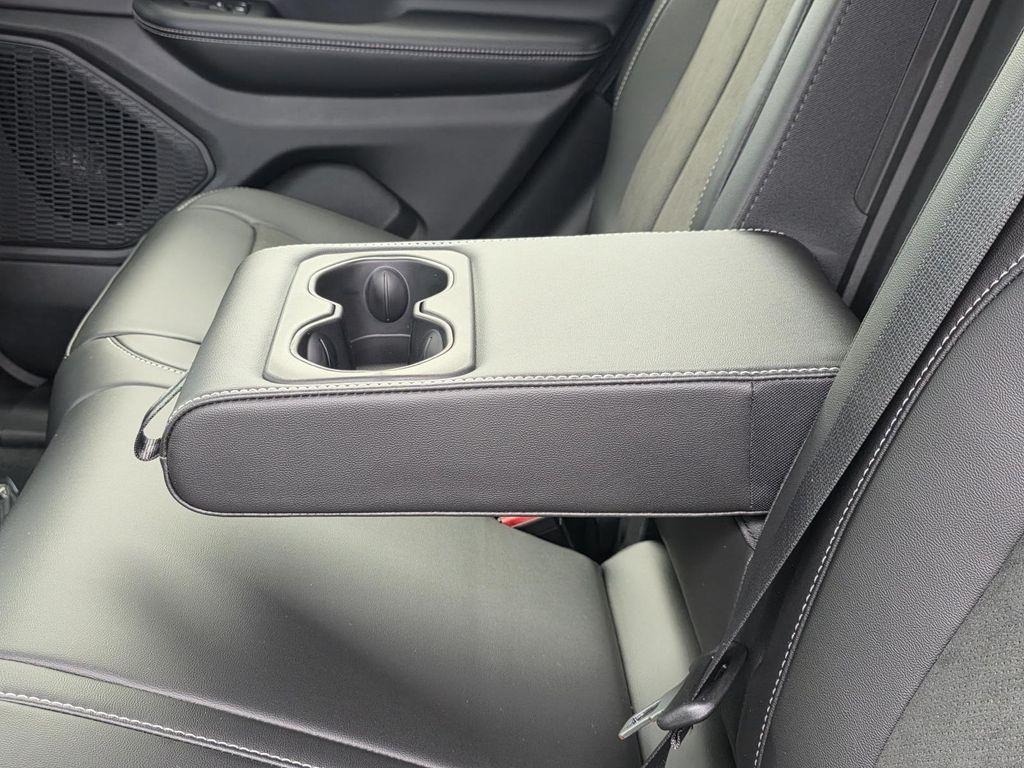new 2026 Jeep Grand Cherokee car, priced at $39,755