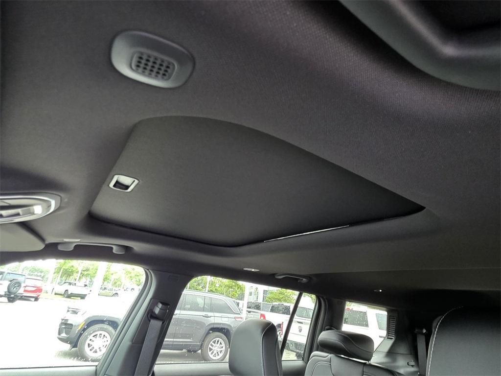 new 2025 Jeep Grand Cherokee L car, priced at $43,761