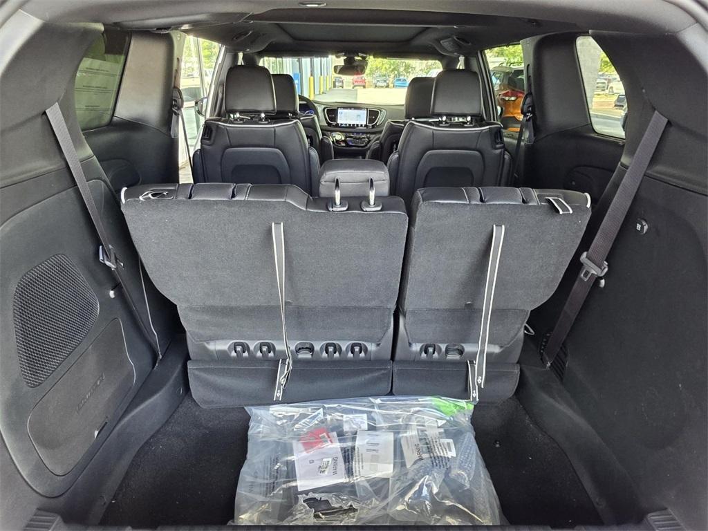 new 2026 Chrysler Pacifica car, priced at $54,428