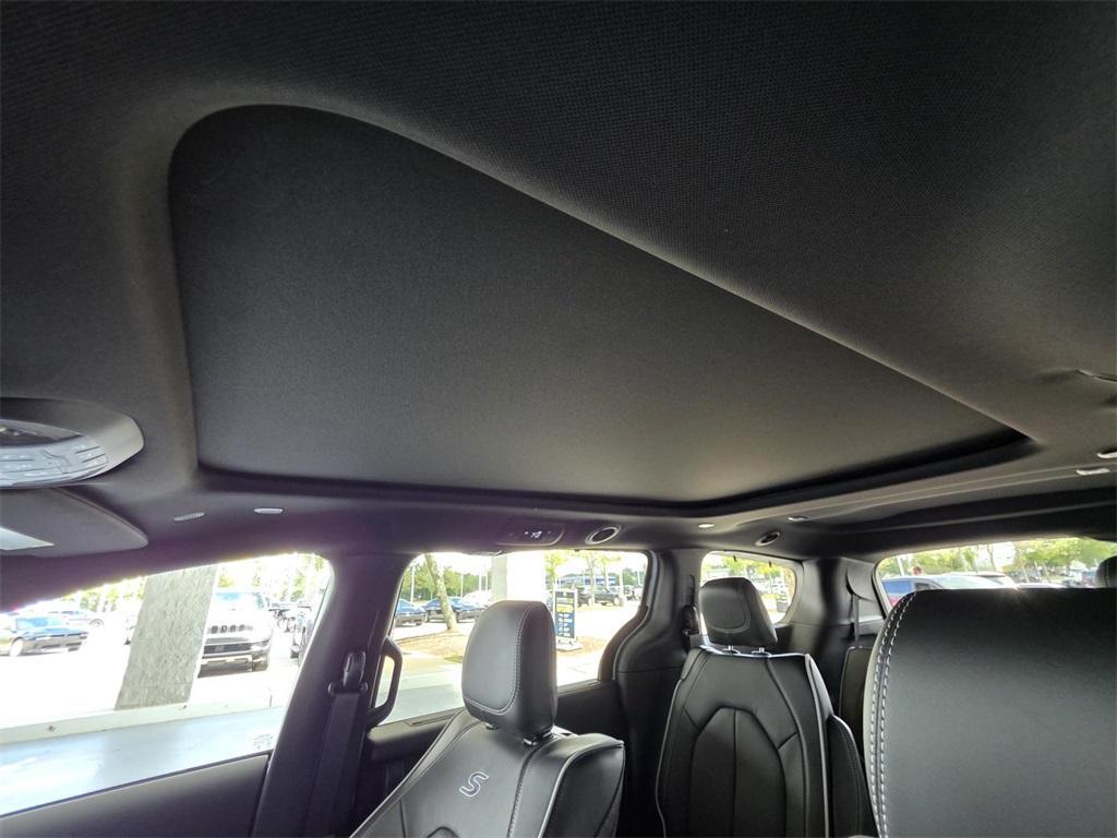 new 2026 Chrysler Pacifica car, priced at $54,428