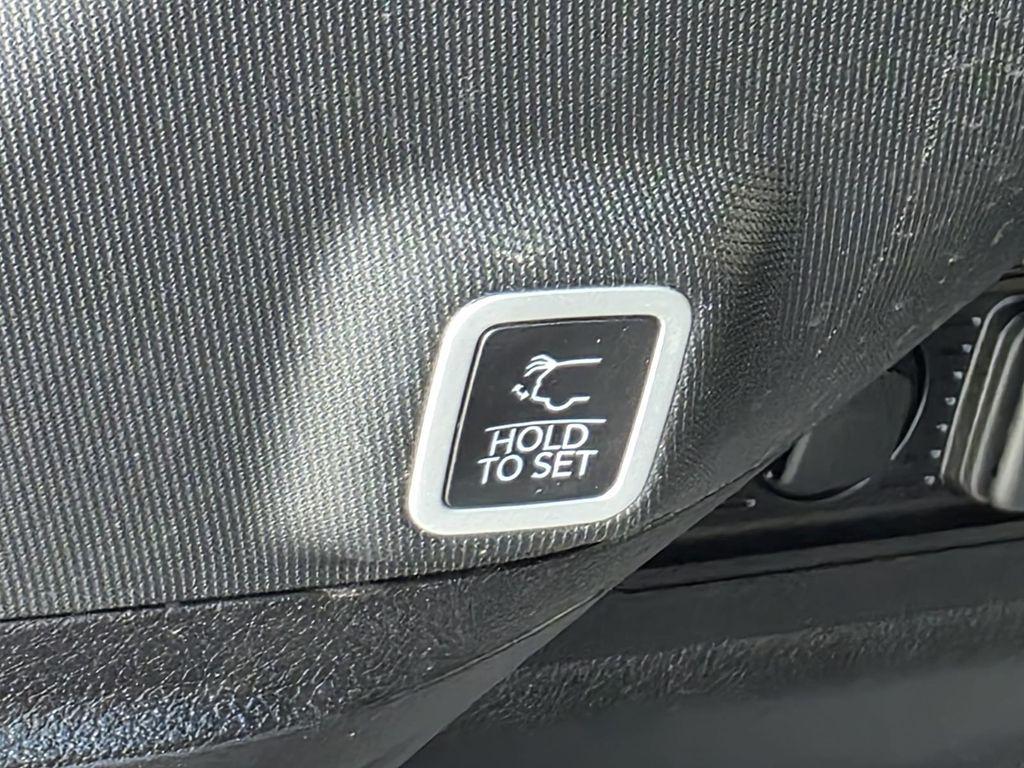 used 2025 Jeep Grand Cherokee car, priced at $40,990