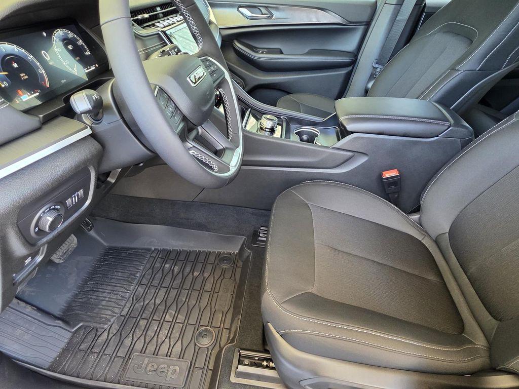 new 2026 Jeep Grand Cherokee car, priced at $36,517