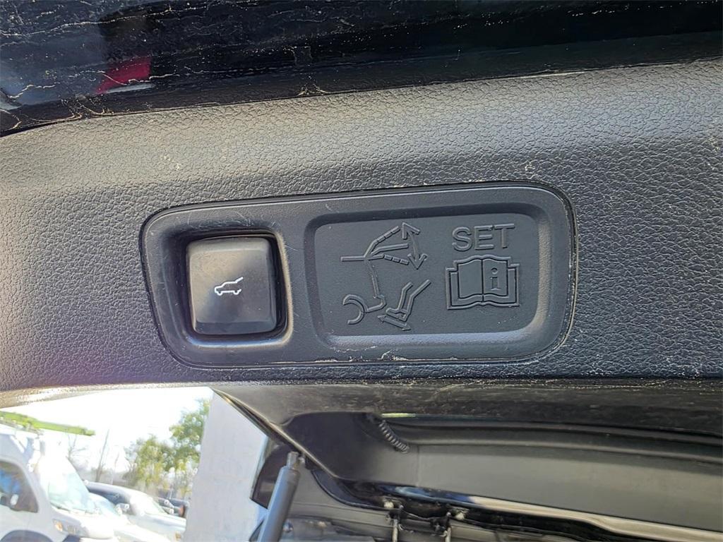 used 2018 Ford Expedition car, priced at $26,980