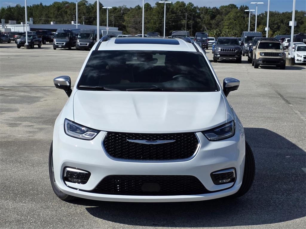 new 2026 Chrysler Pacifica car, priced at $55,056