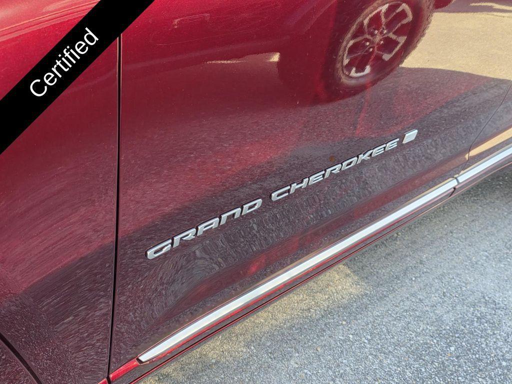 used 2025 Jeep Grand Cherokee car, priced at $51,990