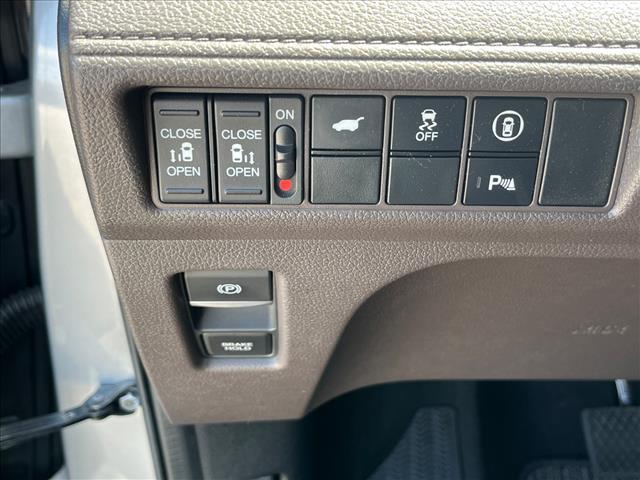 used 2023 Honda Odyssey car, priced at $35,903