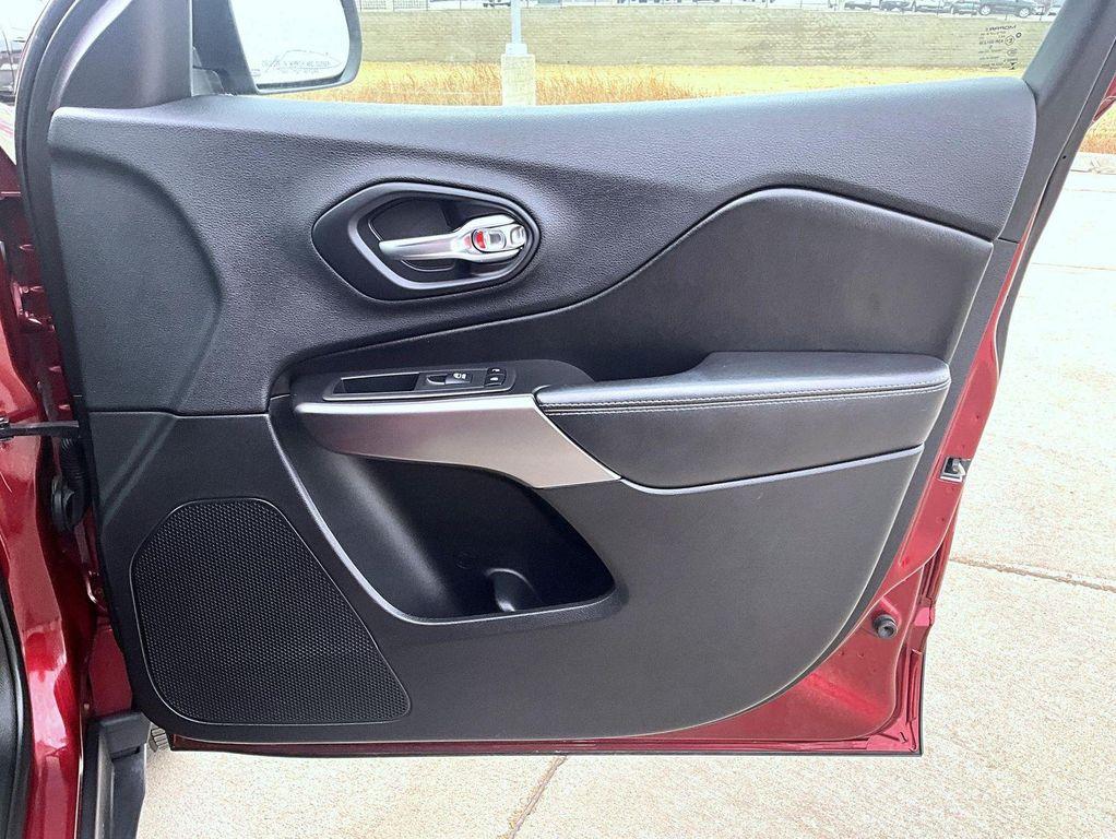 used 2019 Jeep Cherokee car, priced at $15,945