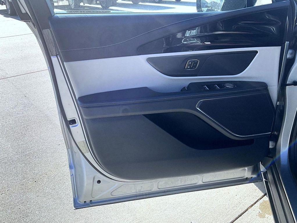 used 2024 Lincoln Nautilus car, priced at $47,945