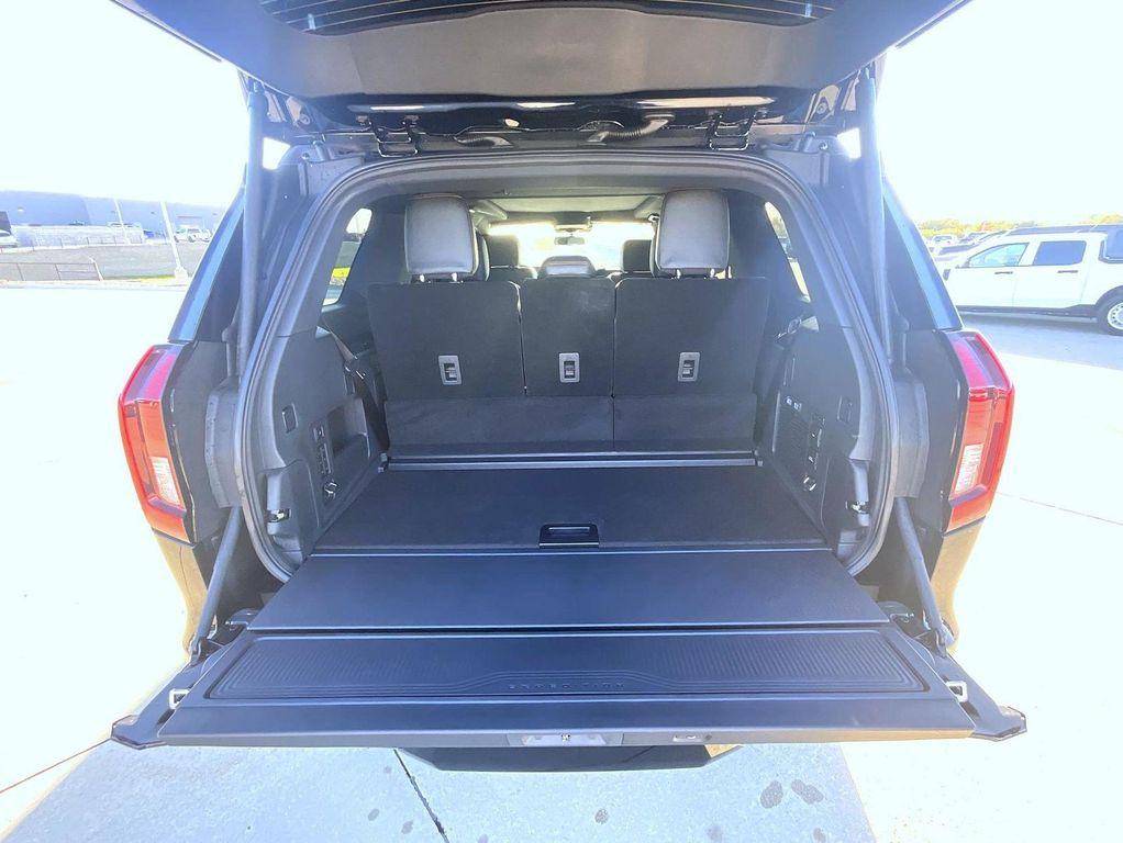 new 2025 Ford Expedition car, priced at $80,944