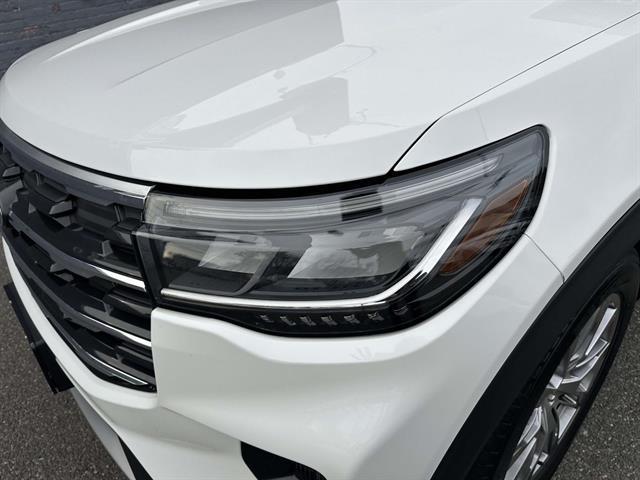 used 2025 Ford Explorer car, priced at $33,998