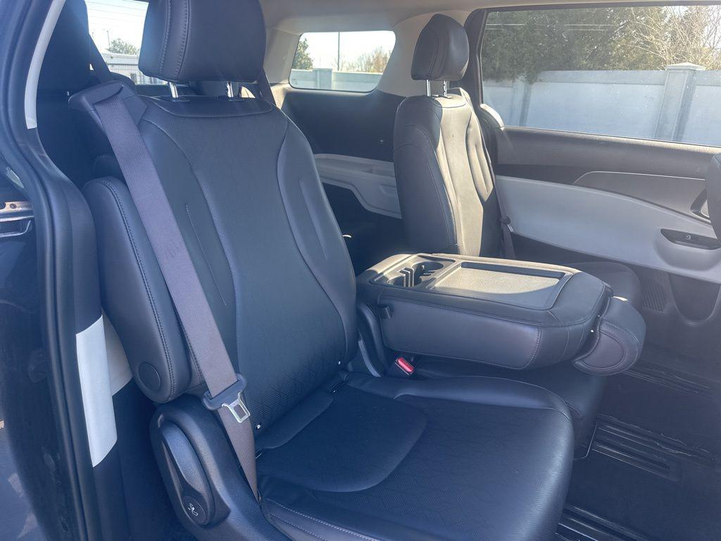 used 2024 Kia Carnival car, priced at $30,488