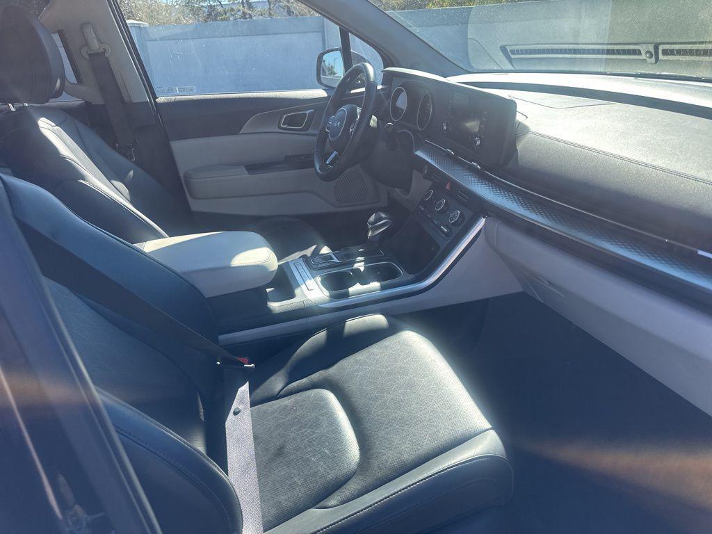 used 2024 Kia Carnival car, priced at $30,488
