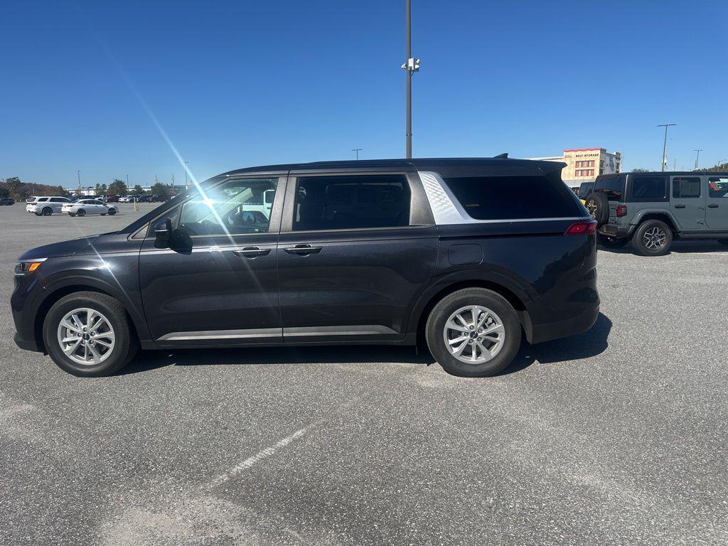 used 2024 Kia Carnival car, priced at $30,488