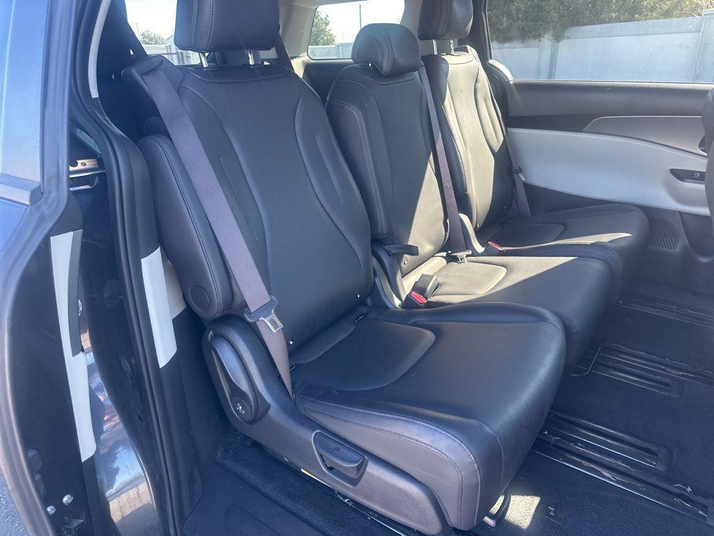 used 2024 Kia Carnival car, priced at $30,488