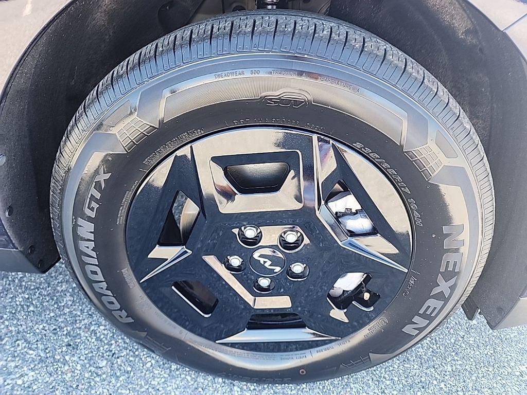 used 2025 Kia Carnival car, priced at $33,998