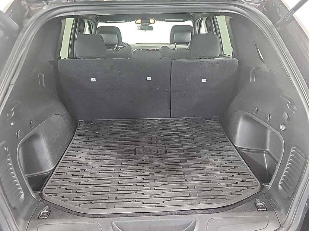 used 2021 Jeep Grand Cherokee car, priced at $16,988