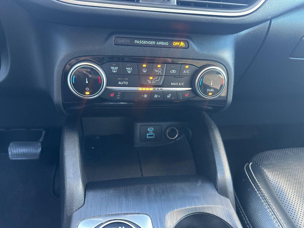 used 2022 Ford Escape car, priced at $13,994