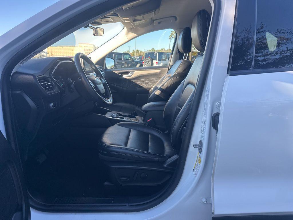 used 2022 Ford Escape car, priced at $13,994