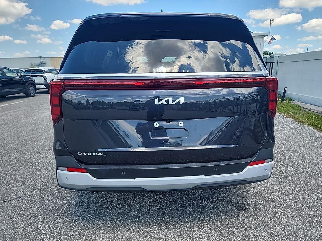used 2025 Kia Carnival car, priced at $31,788