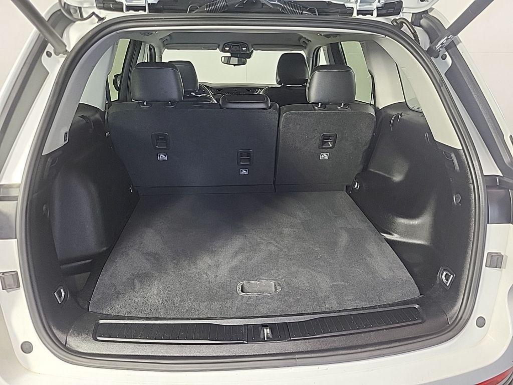 used 2023 Jeep Grand Cherokee car, priced at $22,988