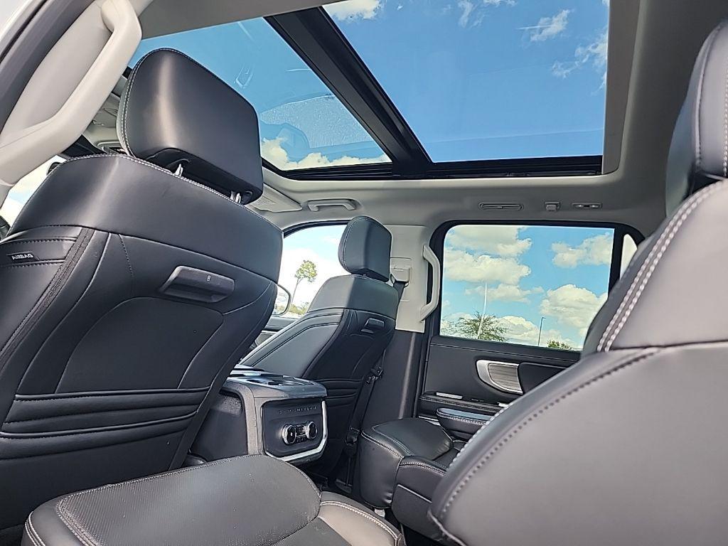 used 2025 Ford Expedition car, priced at $64,888