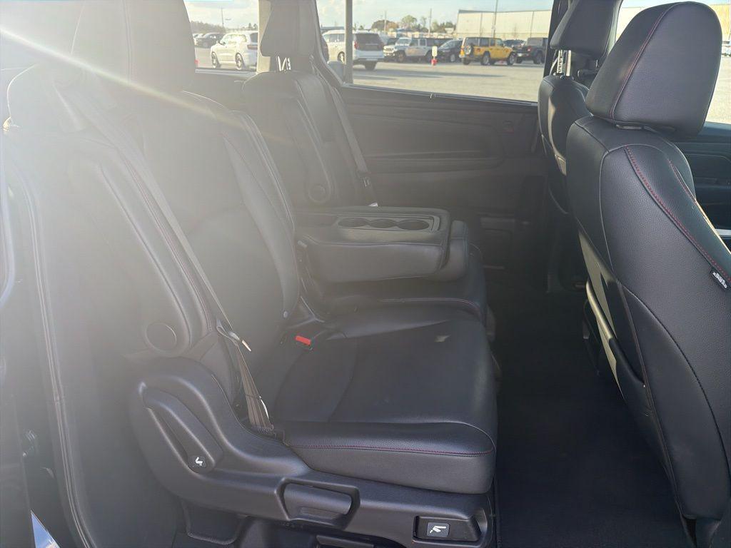 used 2025 Honda Odyssey car, priced at $34,994