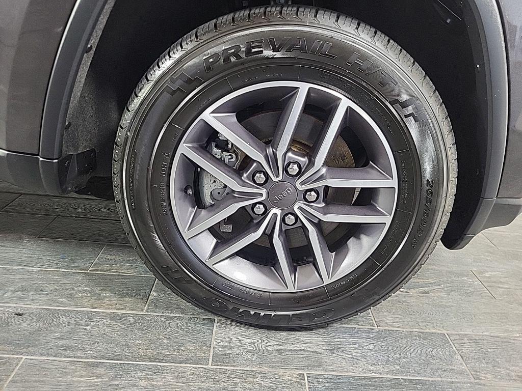 used 2021 Jeep Grand Cherokee car, priced at $15,988