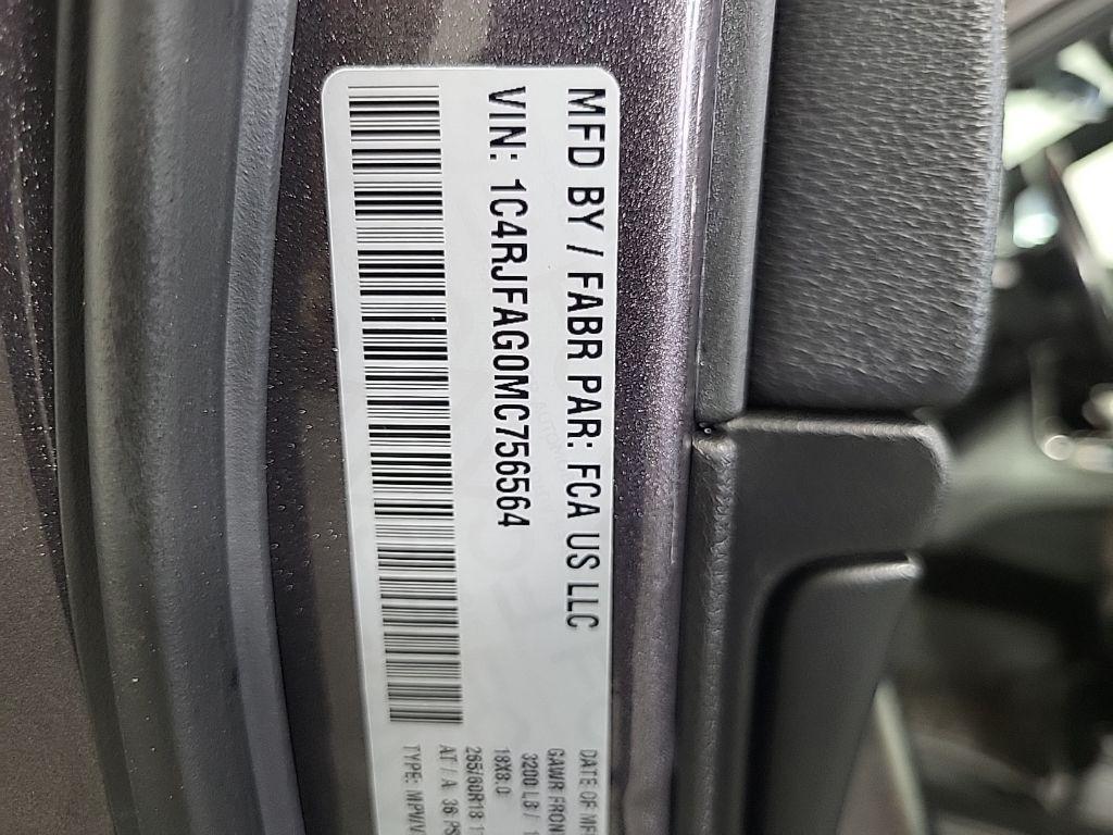 used 2021 Jeep Grand Cherokee car, priced at $15,988