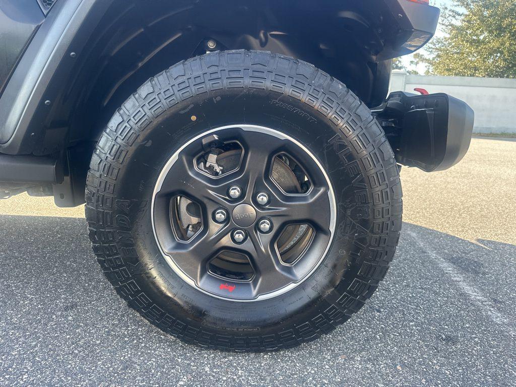 used 2022 Jeep Gladiator car, priced at $28,523