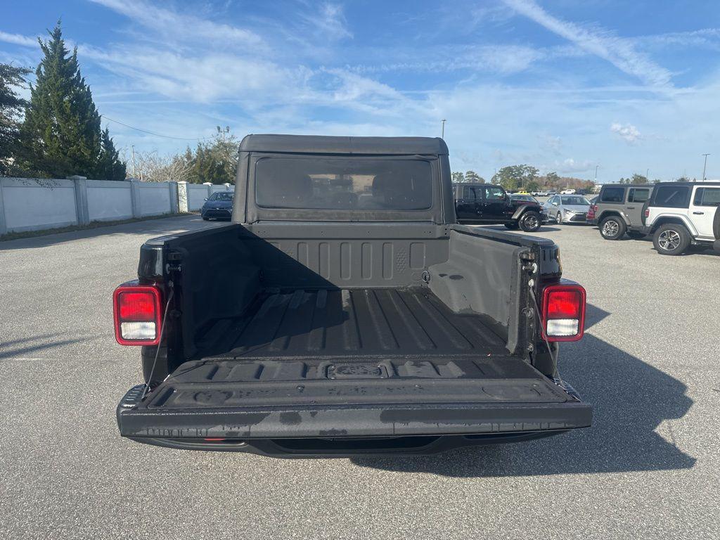 used 2022 Jeep Gladiator car, priced at $28,523