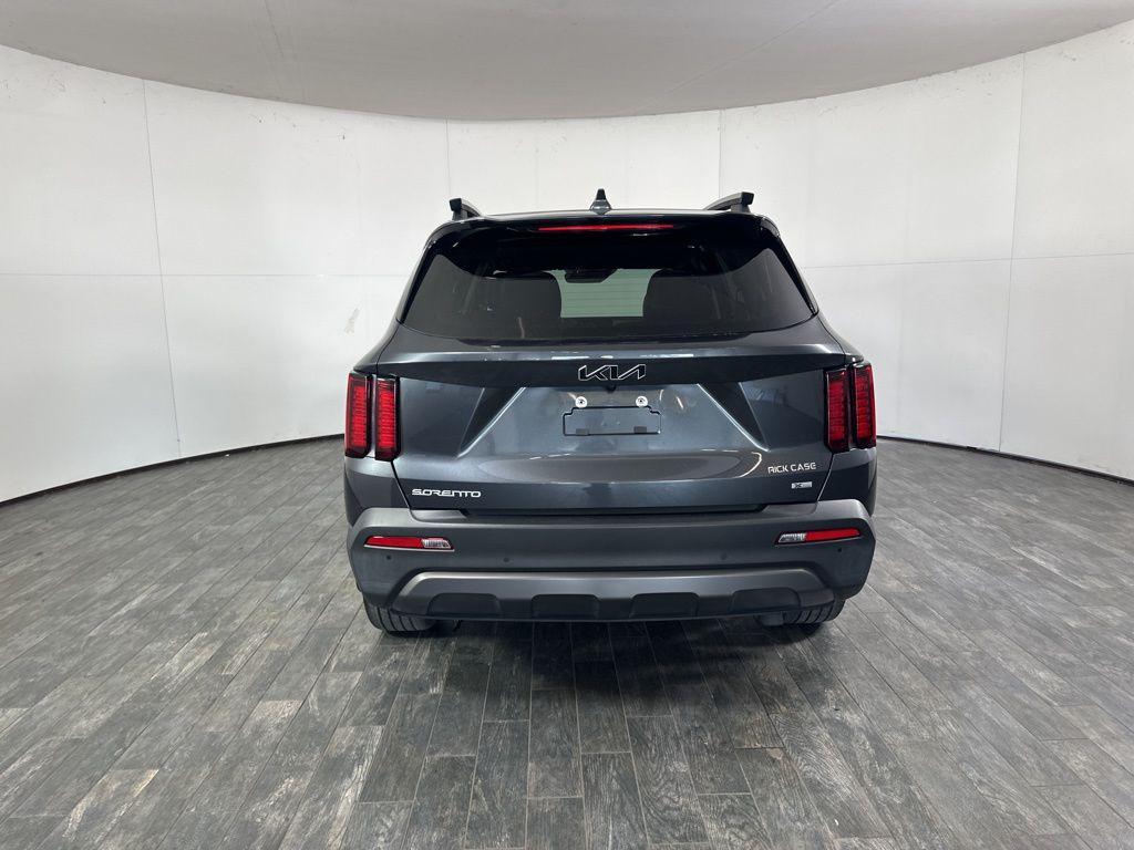used 2023 Kia Sorento car, priced at $28,261