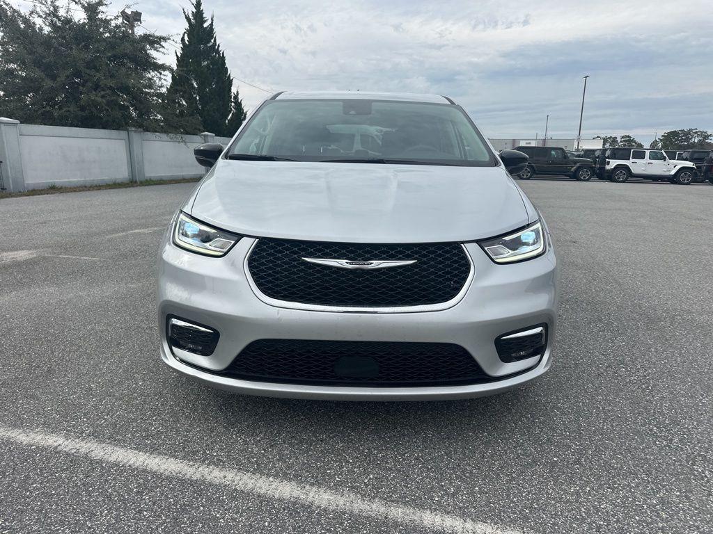 used 2024 Chrysler Pacifica car, priced at $28,888