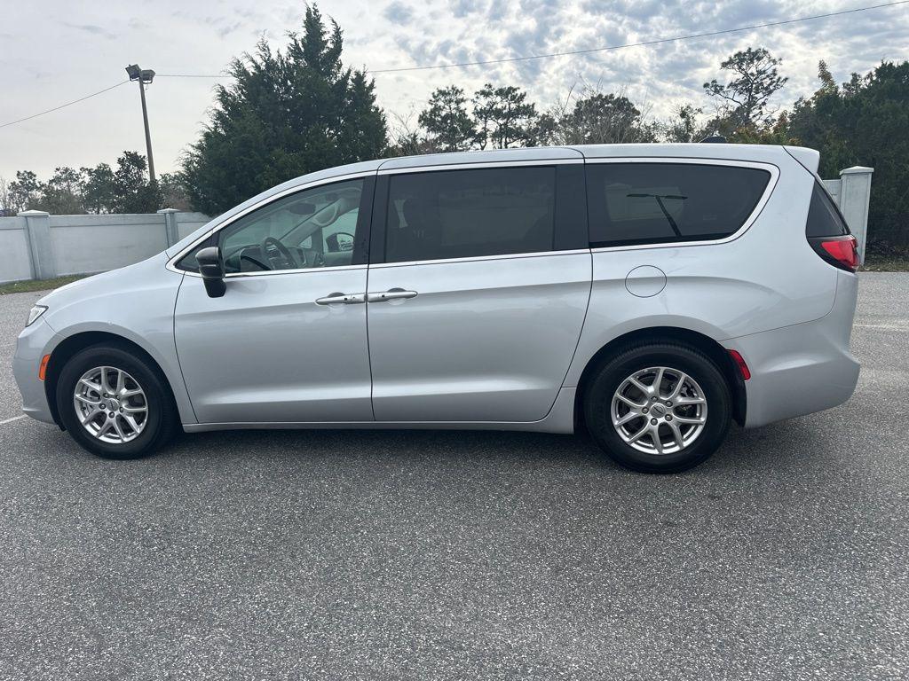 used 2024 Chrysler Pacifica car, priced at $28,888
