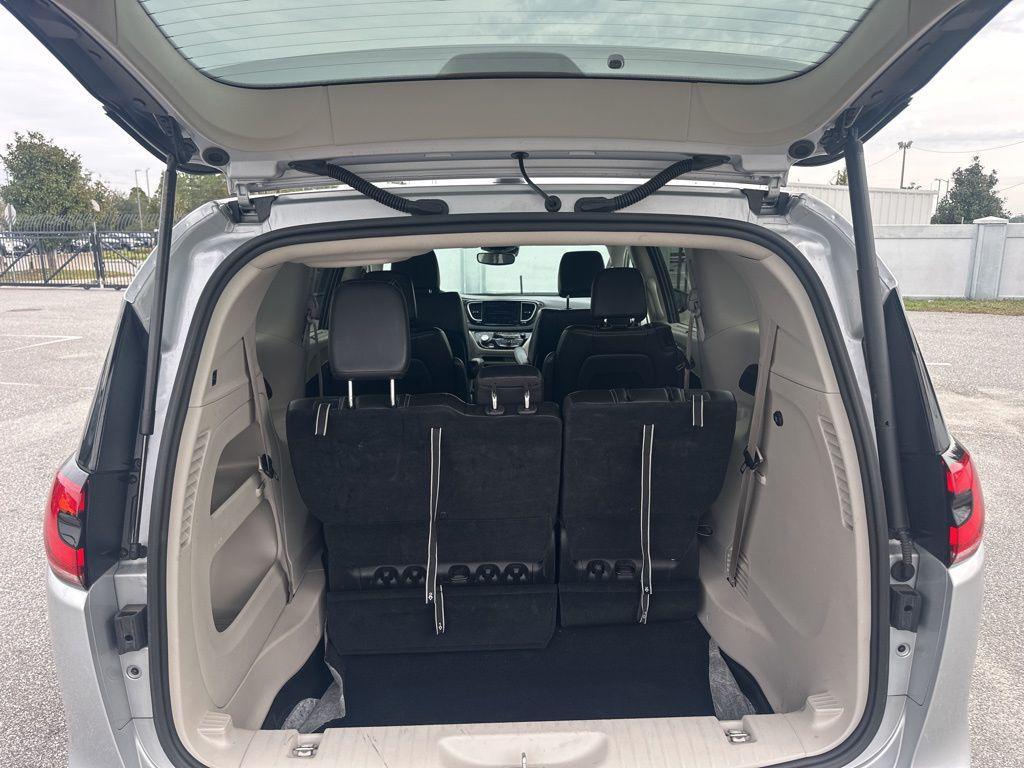 used 2024 Chrysler Pacifica car, priced at $28,888