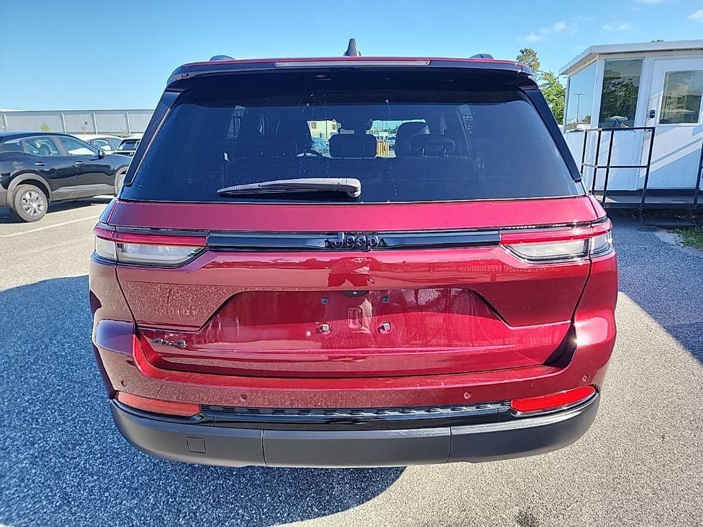 used 2023 Jeep Grand Cherokee car, priced at $24,998