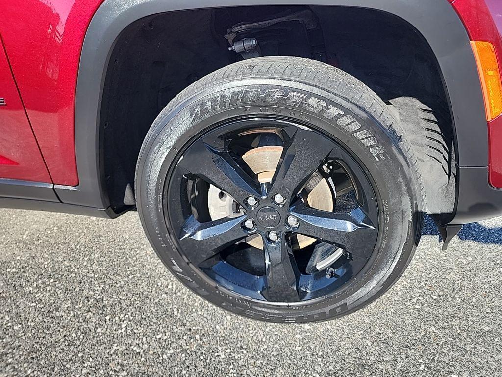 used 2023 Jeep Grand Cherokee car, priced at $24,998
