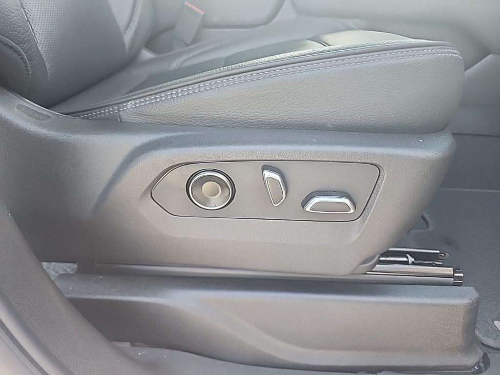 used 2025 GMC Yukon XL car, priced at $68,488