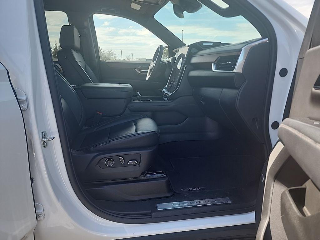 used 2025 GMC Yukon XL car, priced at $68,488