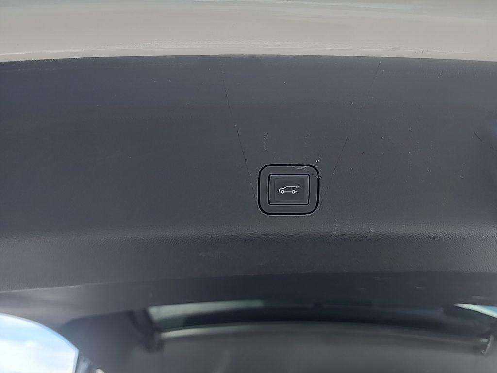 used 2025 GMC Yukon XL car, priced at $68,488