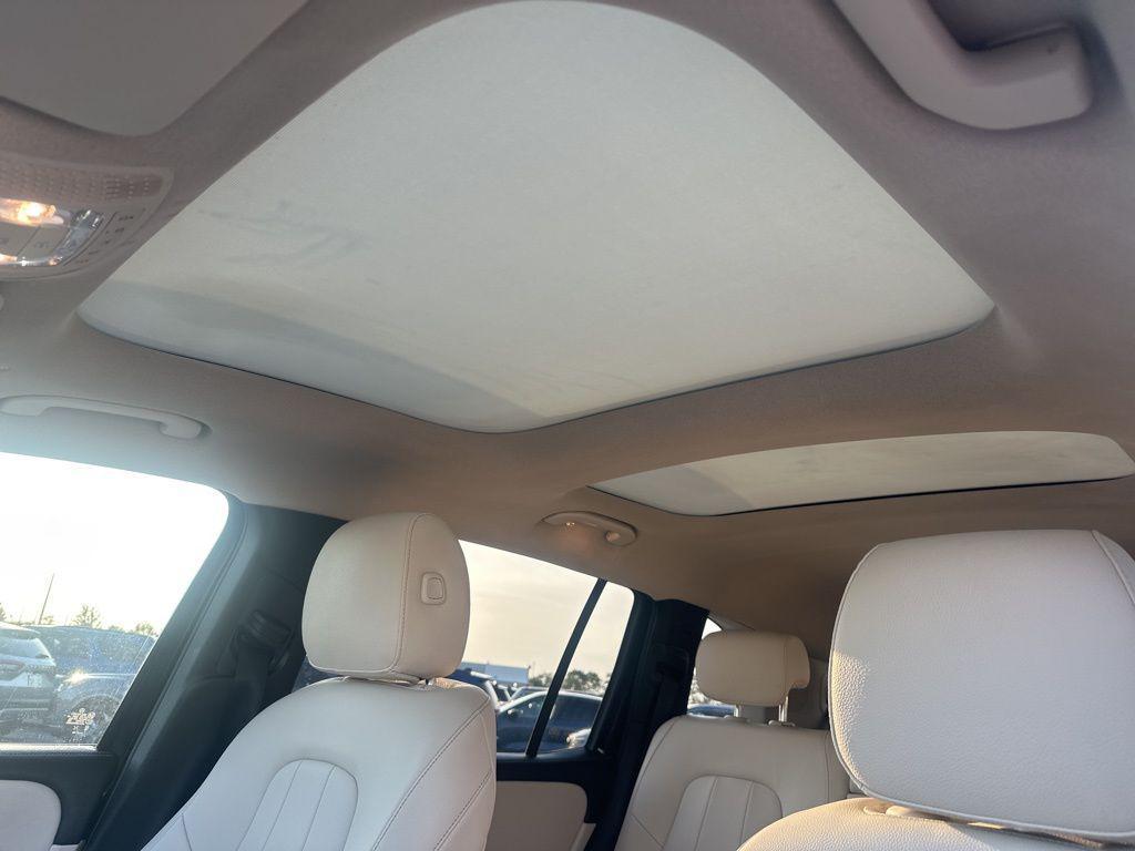 used 2023 Mercedes-Benz GLB 250 car, priced at $25,988