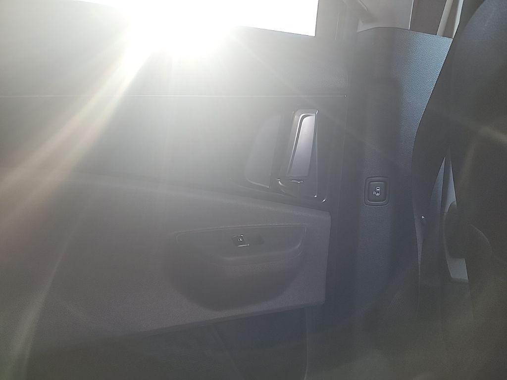 used 2025 Kia Carnival car, priced at $33,826